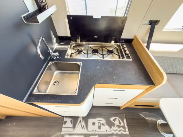 Adria Coral Plus 670 DL - fotografie 9