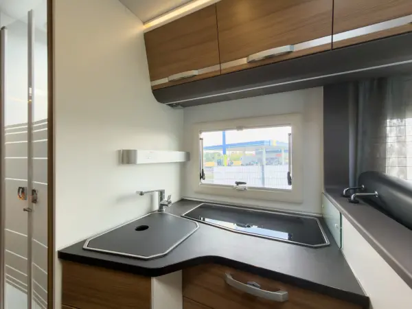 Adria Coral XL Axess 670 SL - fotografie 10