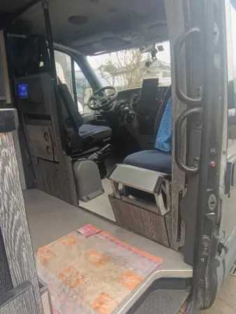 Iveco Daily 2.3 z automatyczną skrzynią biegów. Nadbudowa - fotografie 3