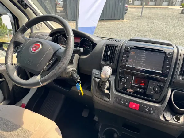 Eura Mobil PT 695 EB - fotografie 6