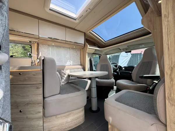 Eura Mobil PT 695 EB - fotografie 8