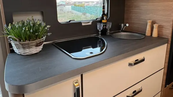 Weinsberg CaraOne 550 QDK – Klimatyzacja, Mover, Bagażnik rowerowy, Zamek - fotografie 9