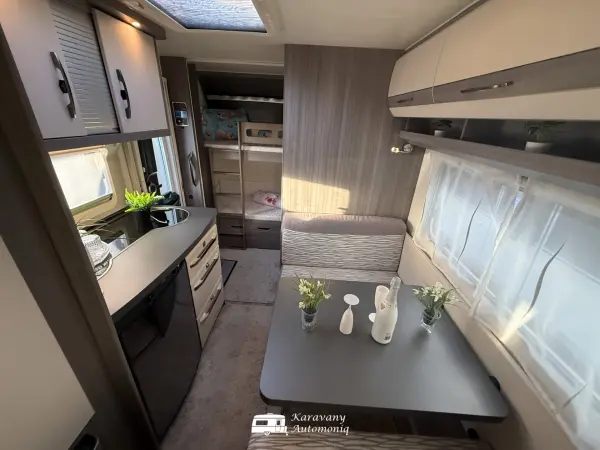 Hobby 470 KMF Ontour Mover, Solar, prysznic zewnętrzny - fotografie 10