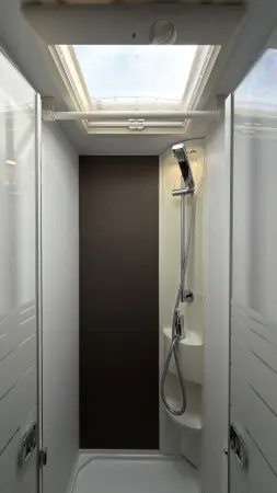 Adria Coral XL Axess 670 SL - fotografie 13