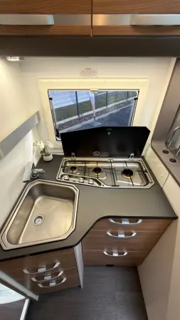Adria Coral XL Axess 670 SL - fotografie 10