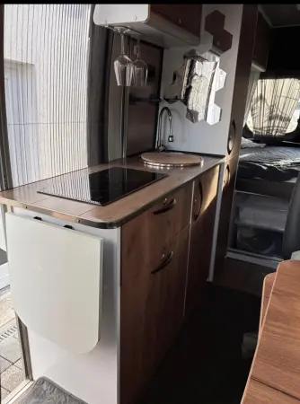 Campervan Peugeot Boxer - fotografie 3