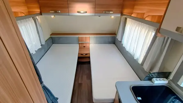 Weinsberg CaraOne W51 – mover, przedsionek, łóżka pojedyncze - fotografie 5