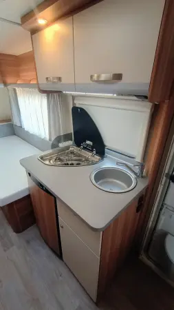 Weinsberg CaraOne W51 – mover, przedsionek, łóżka pojedyncze - fotografie 8