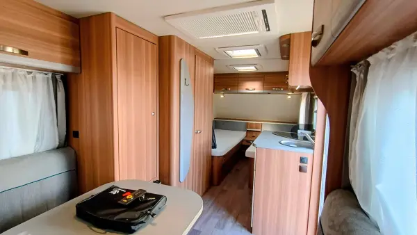 Weinsberg CaraOne W51 – mover, przedsionek, łóżka pojedyncze - fotografie 11