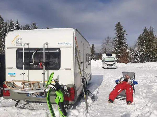 Knaus Südwind ZIMOWA • DMC 900 kg (na kat. B) - fotografie 15