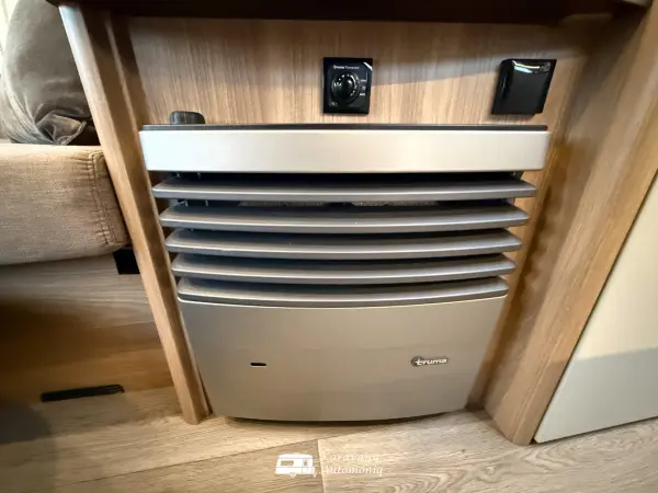 Bürstner Premio Plus 440 TK - 6 miejsc do spania - fotografie 19